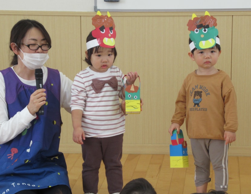 先生と園児の様子